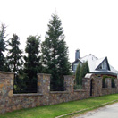 img.: Luxury stone wall